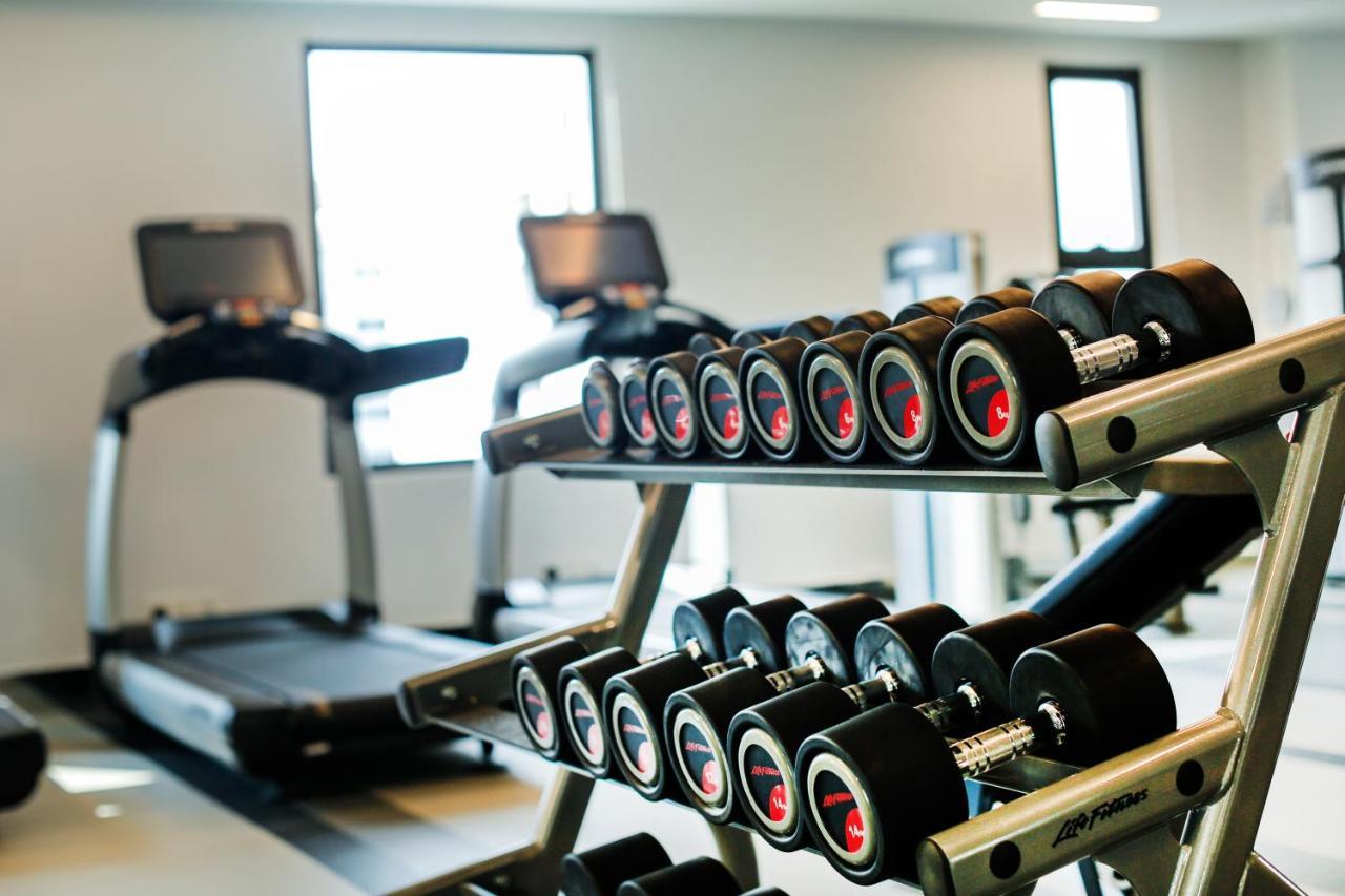 Mai House Saigon Hotel Cidade de Ho Chi Minh Exterior foto A set of dumbbells
