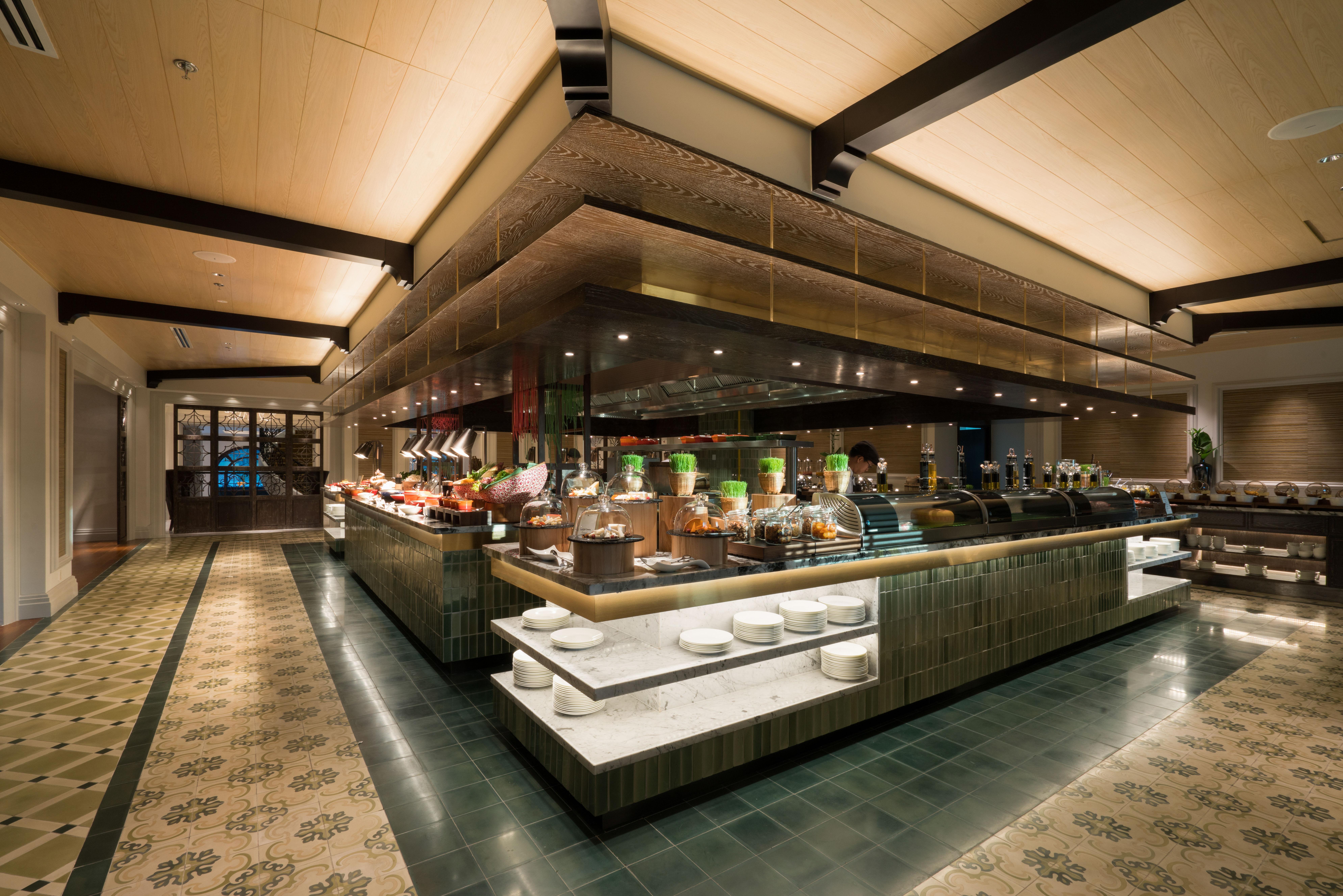 Mai House Saigon Hotel Cidade de Ho Chi Minh Exterior foto The buffet at the hotel
