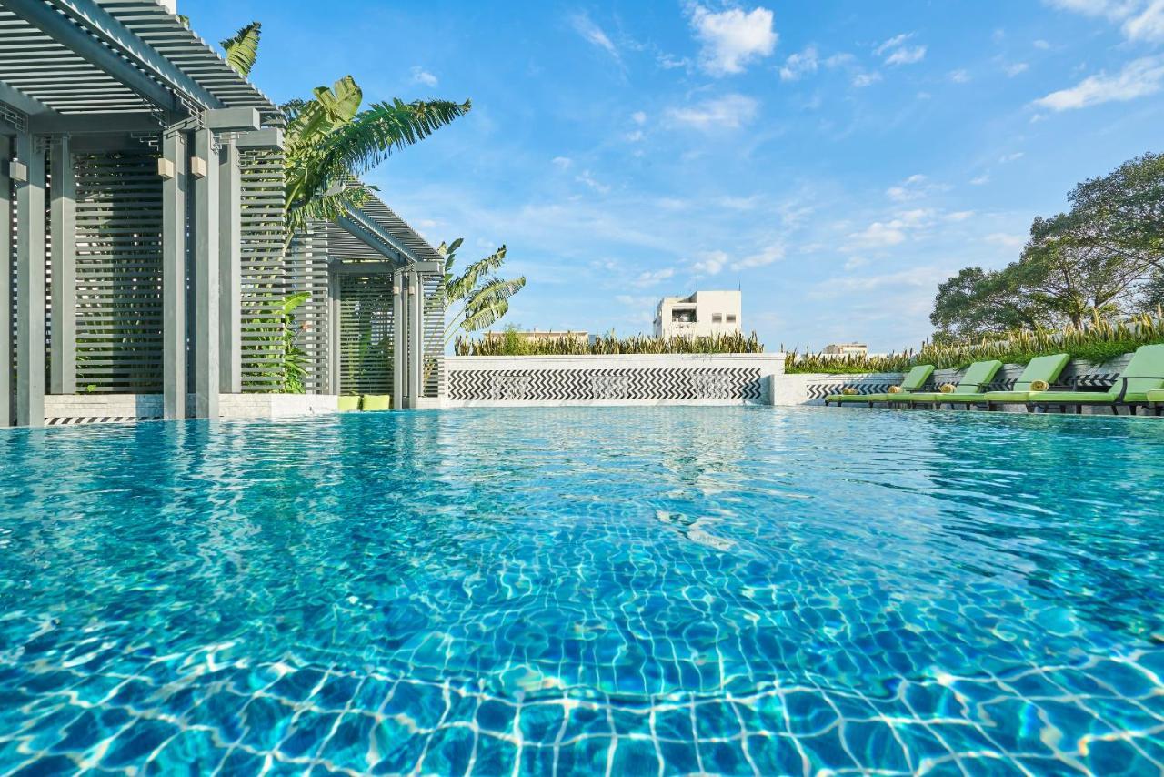 Mai House Saigon Hotel Cidade de Ho Chi Minh Exterior foto The swimming pool at the hotel