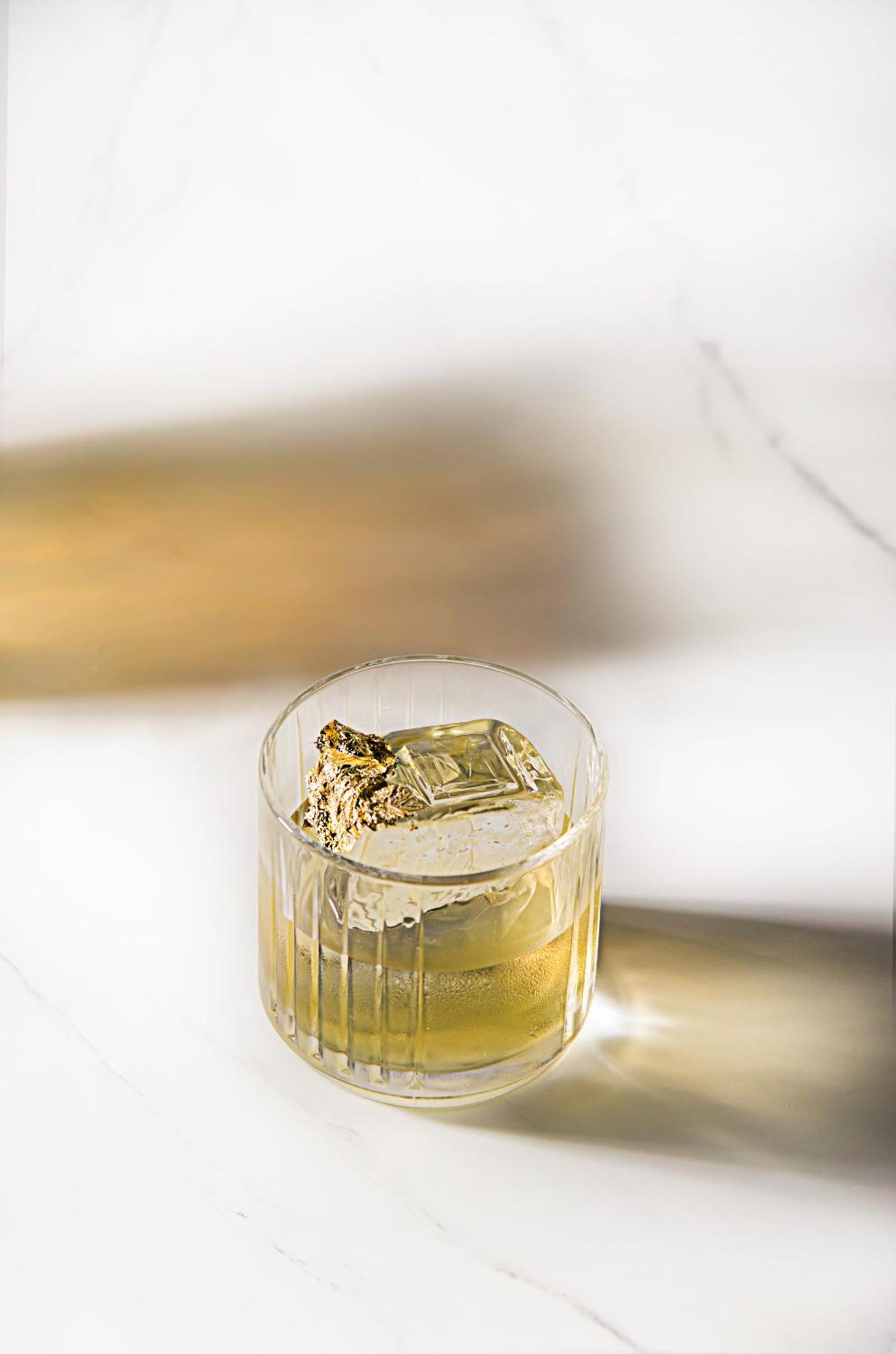 Mai House Saigon Hotel Cidade de Ho Chi Minh Exterior foto A glass of grappa